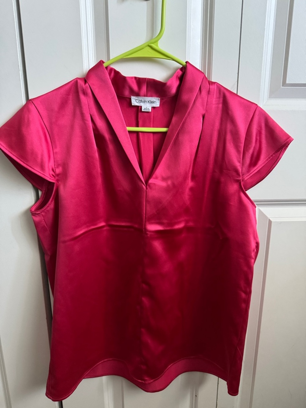 Calvin Klein Hot Pink Satin V-Neck Cap Sleeve Blouse